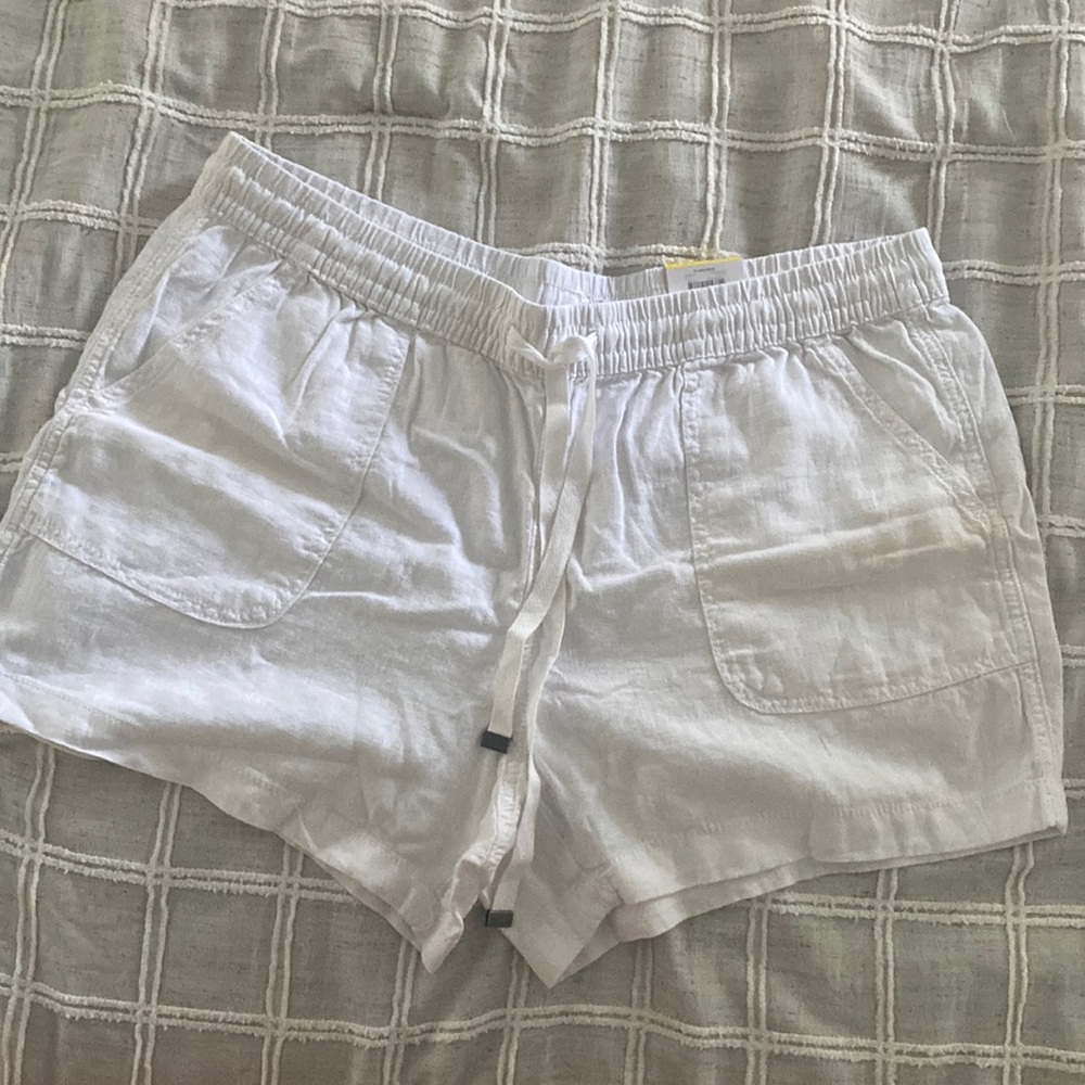 White Linen Shorts *BRAND NEW WITH TAGS*